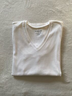 Liz Claiborne White V-Neck Shirt